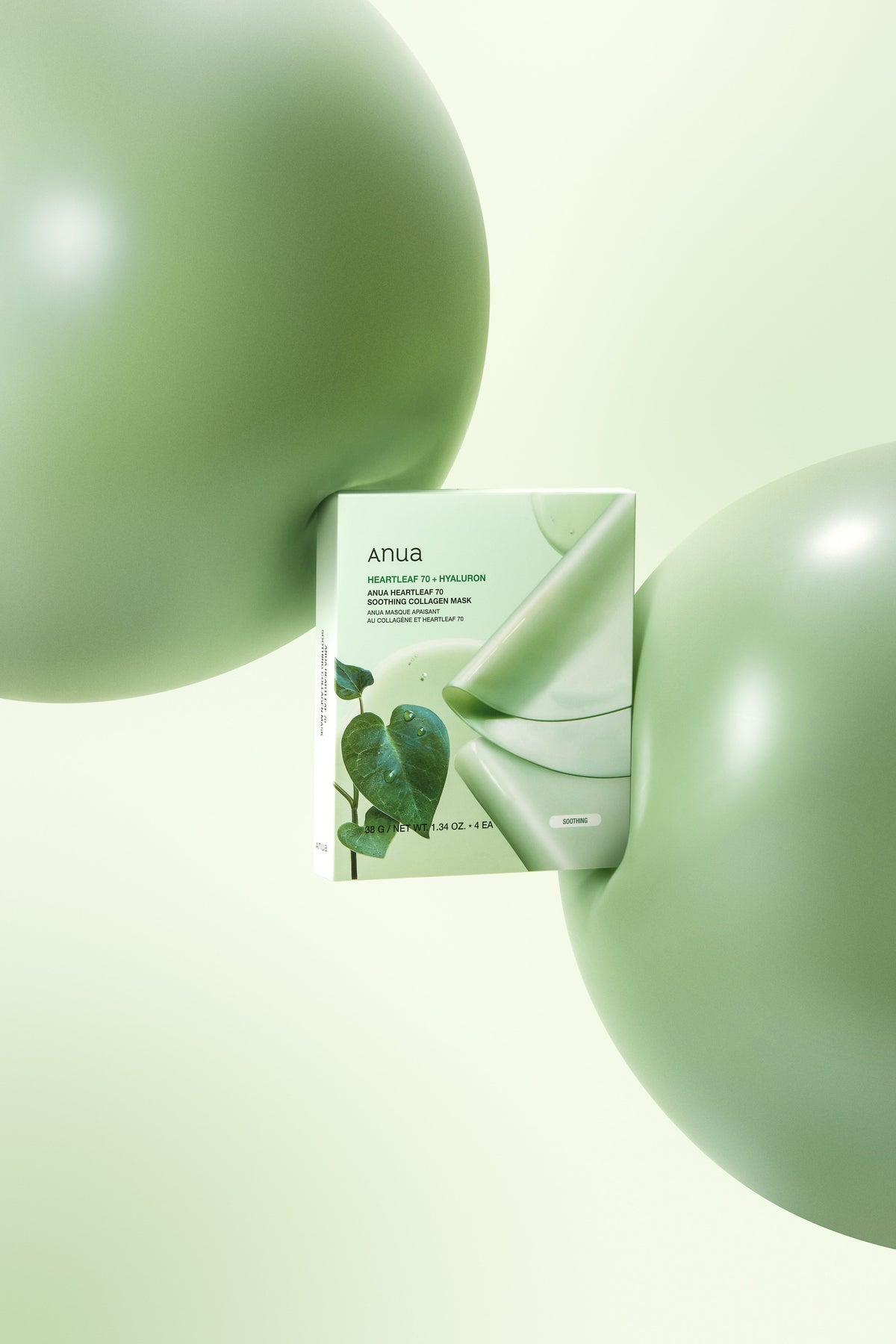 Sachet vert de masque entouré de sphères vertes