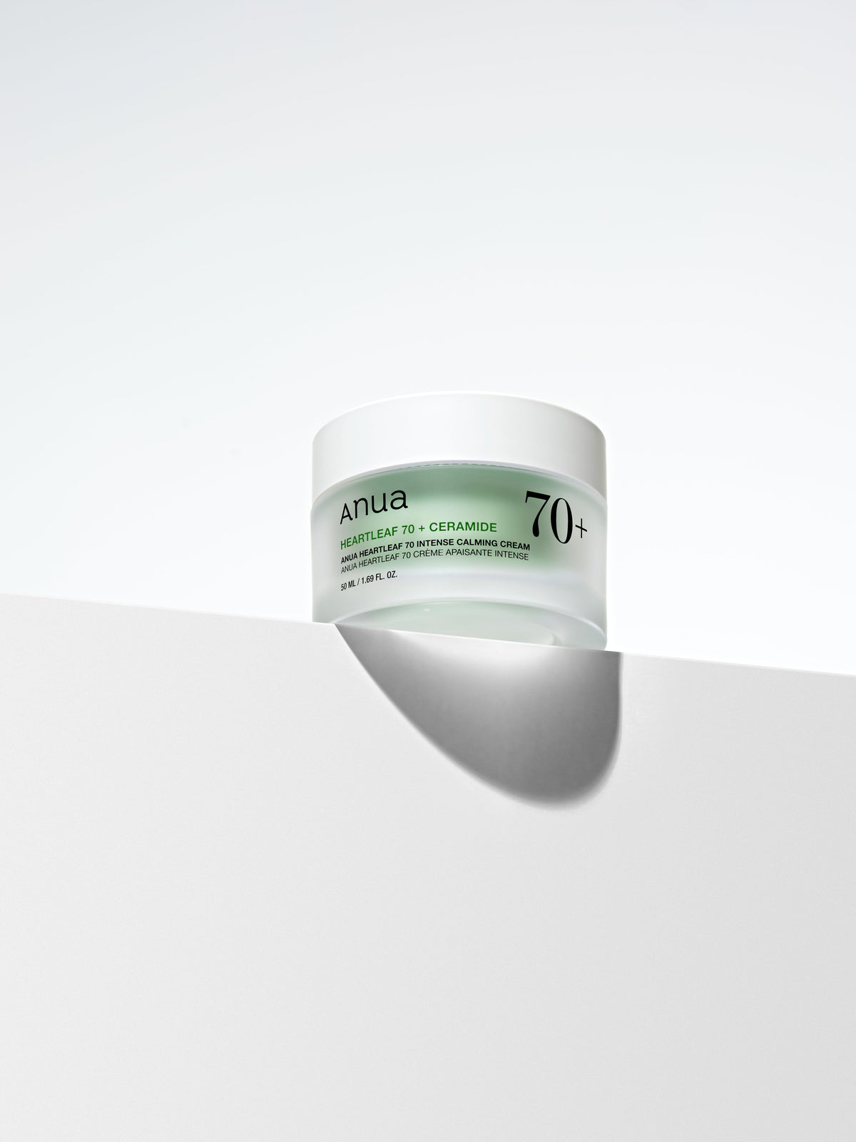 Pot de crème fermé, avec les mentions heartleaf 70 et céramide sur l&