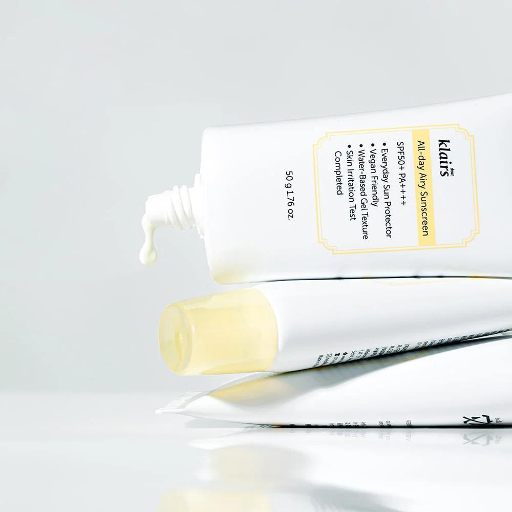Tube de solaire ouvert au-dessus d&
