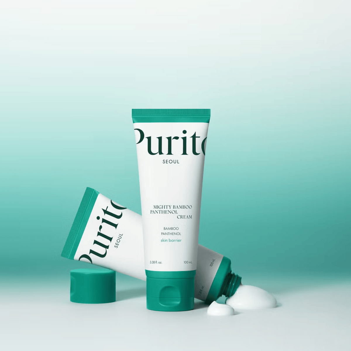 Tubes de crème à bouchon vert avec des touches blanches