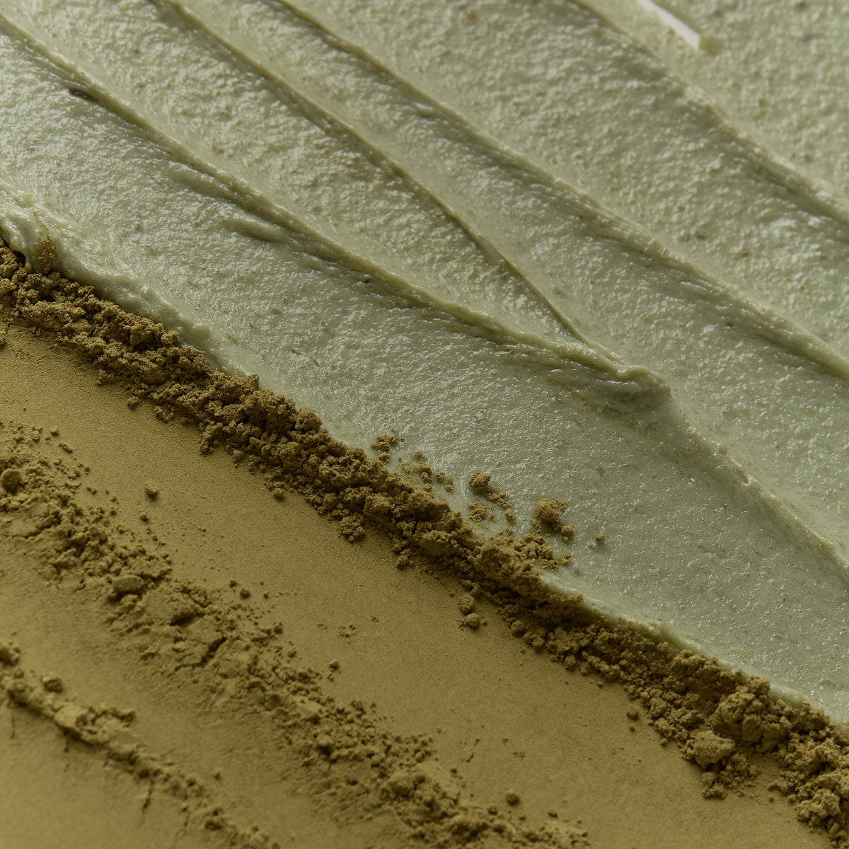 Texture de pâte verte étalée à côté d&