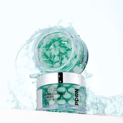 Pot ouvert révélant des capsules vertes dans un gel, sur un second pot entouré d&
