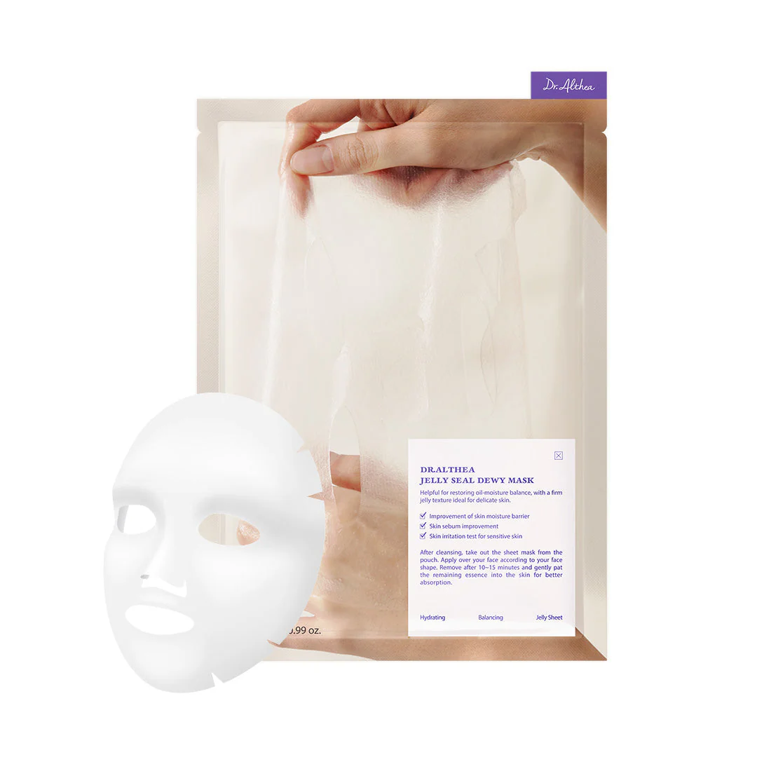 Sachet illustrant le tissu du masque étiré entre les mains