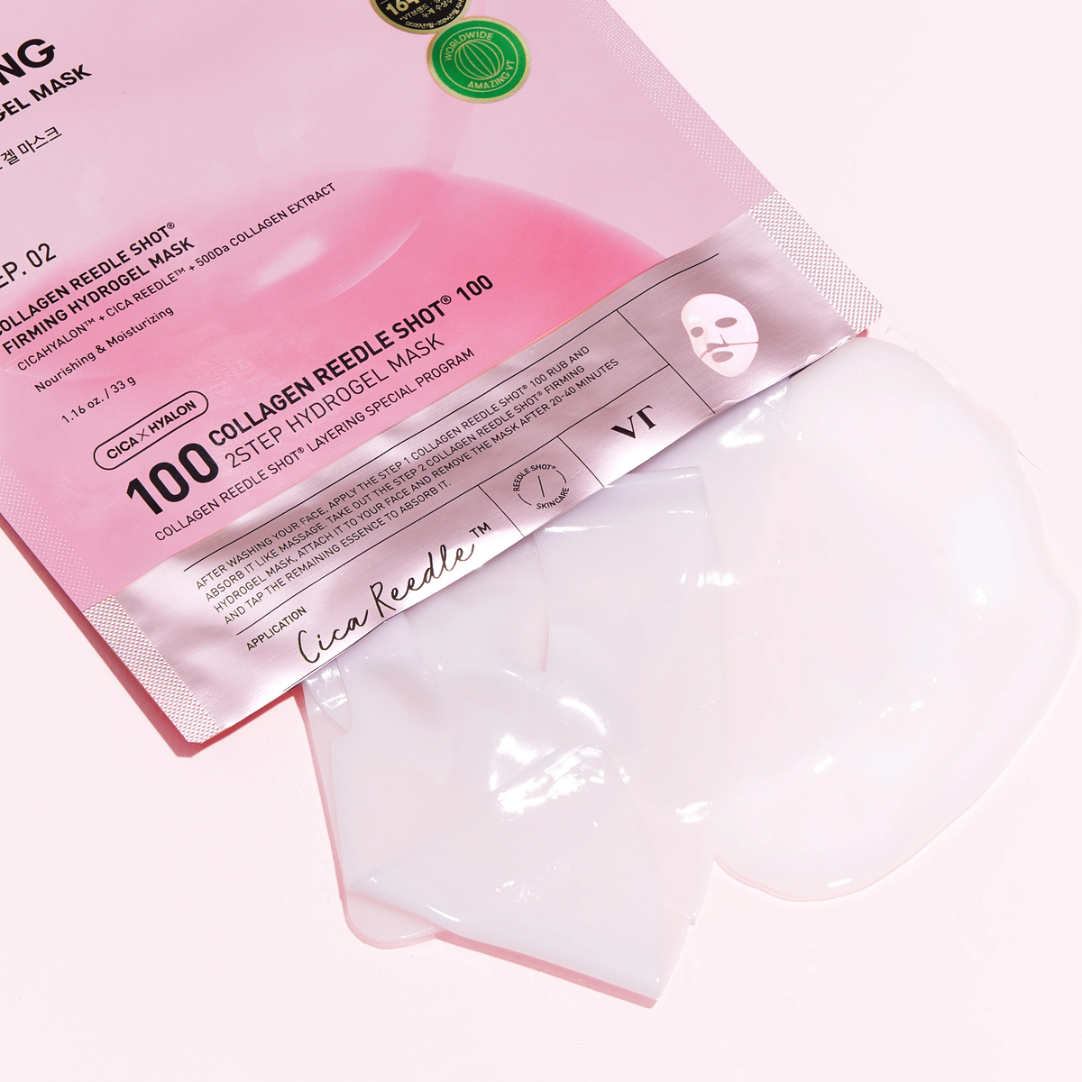 Masque hydrogel translucide près du sachet rose de deuxième étape