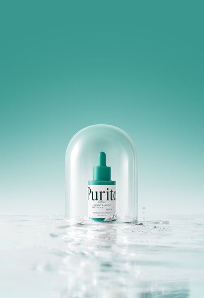 Flacon de sérum sous une cloche transparente au milieu d&