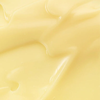 Texture jaune pâle et crémeuse du sérum contour des yeux