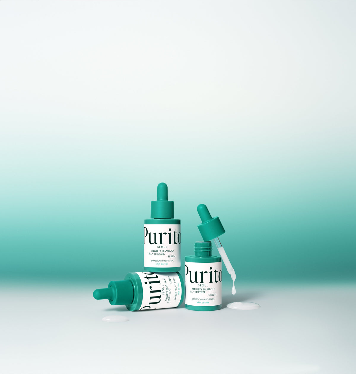 Flacons à pipette verte dont un ouvert avec du sérum blanc