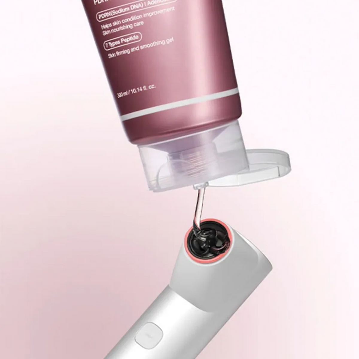 Gel distribué sur la tête d&