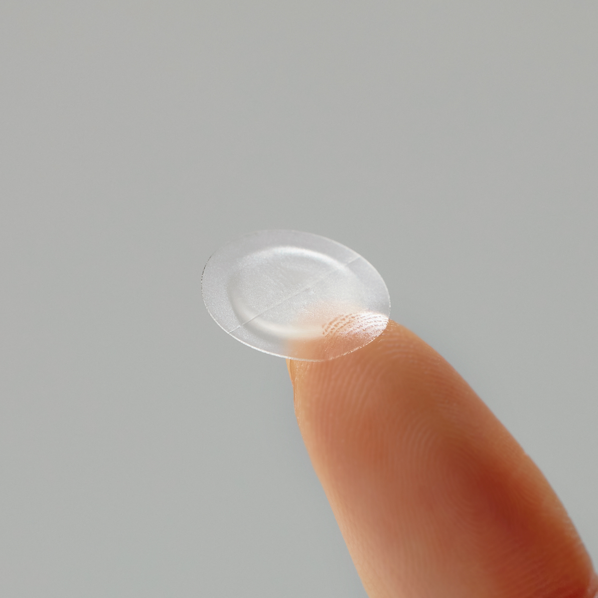 Patch rond transparent au bout du doigt